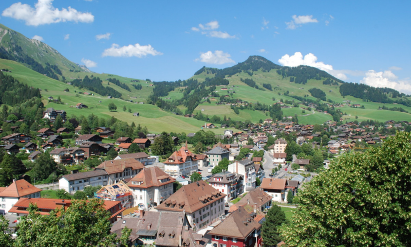 View of the village of Château-d'Oex - summer - Château-d'Œx - Pays-d'Enhaut Region