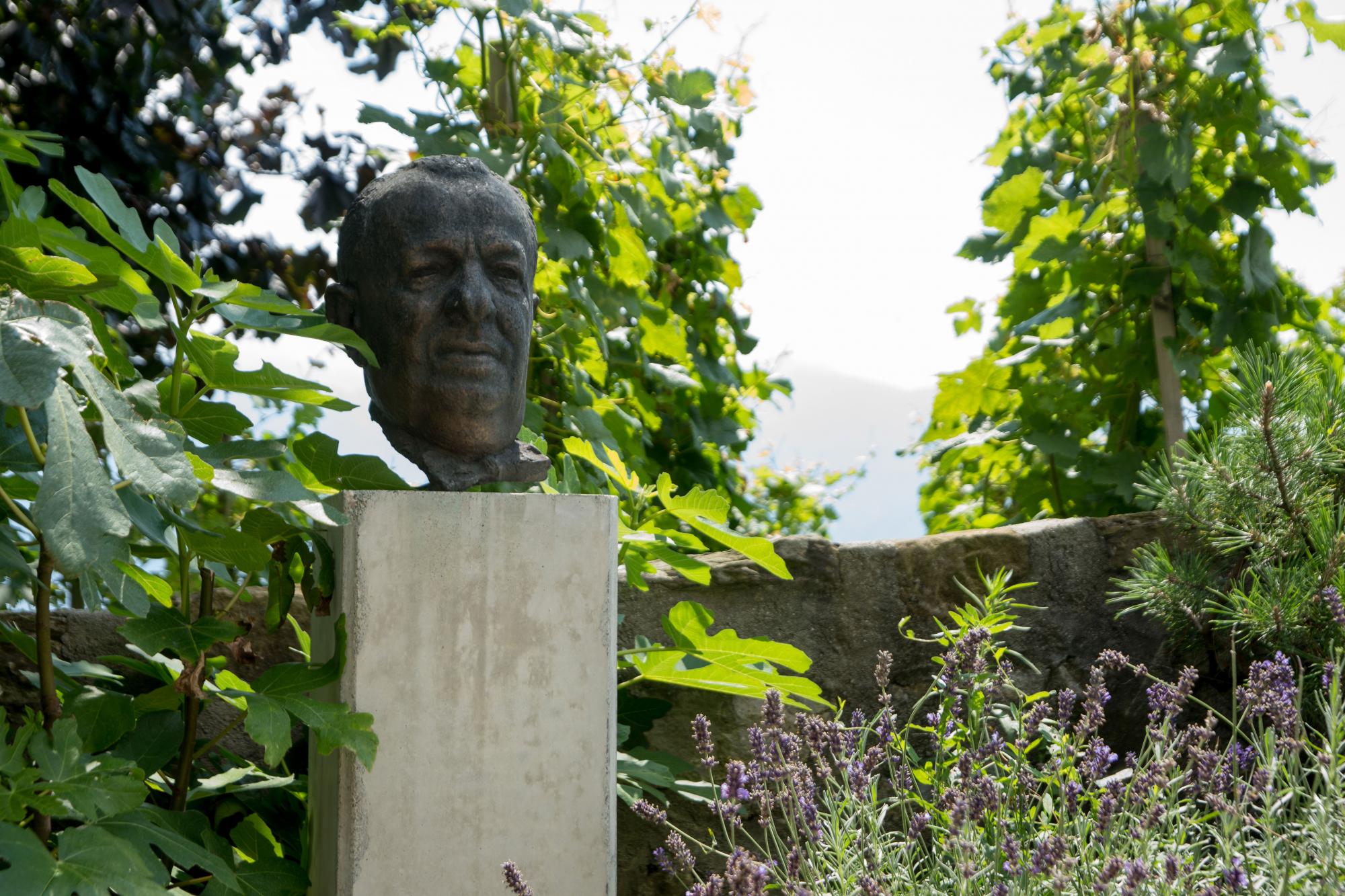 Jean Villard-Gilles Statue