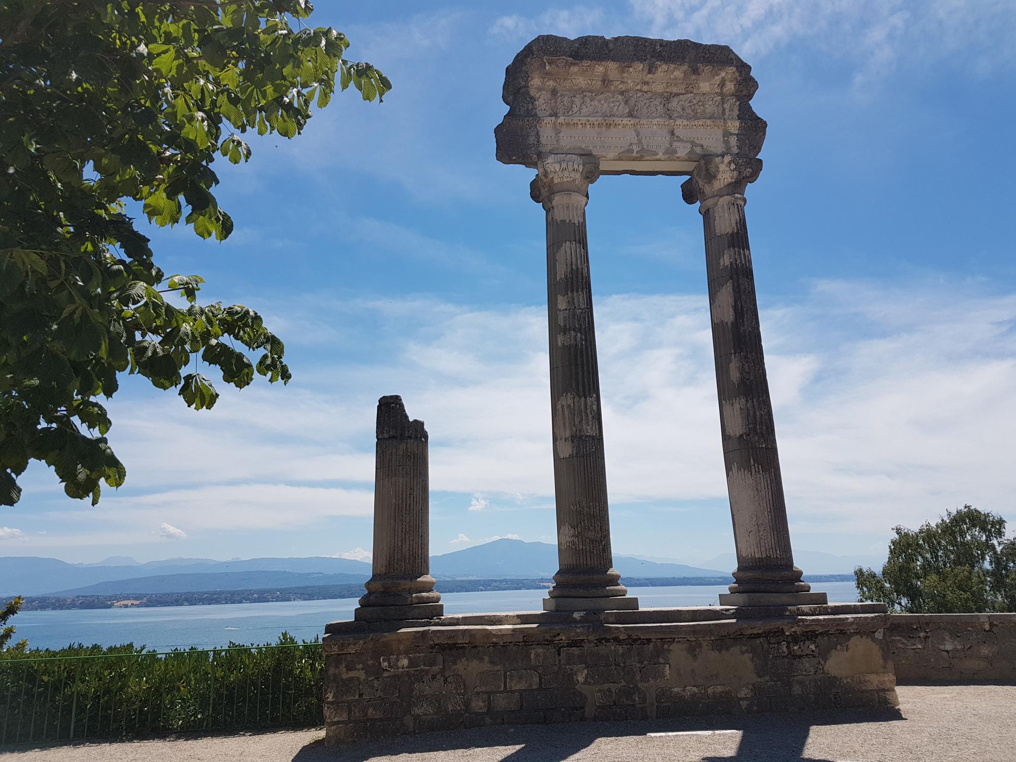 Nyon Roman column