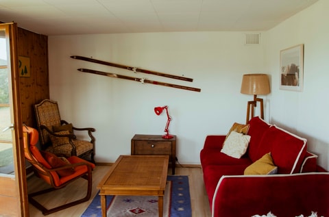 Le Bourdon-Rez, sallon.jpg