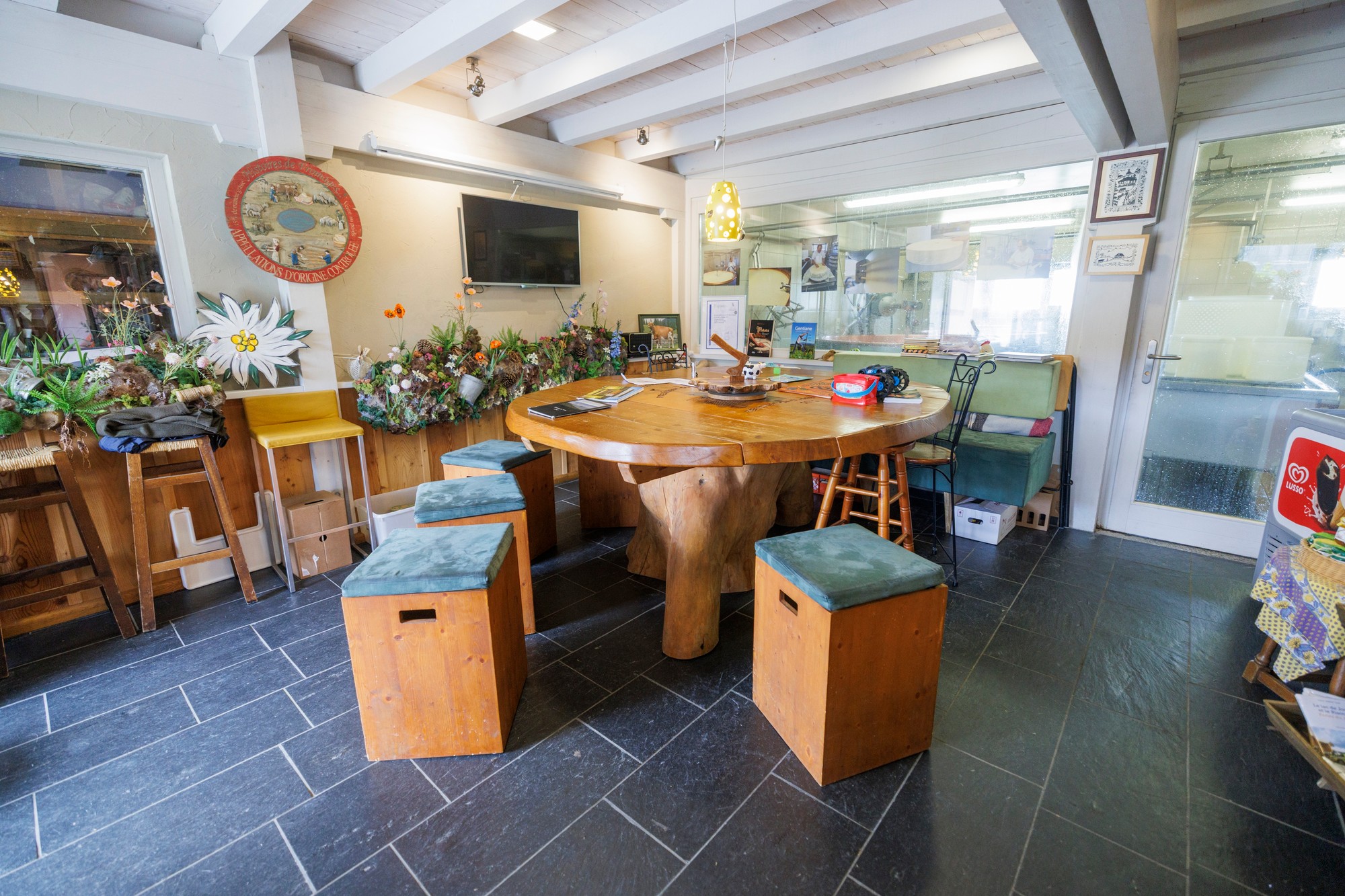 Le Pré de Bière - Table et local de démonstration