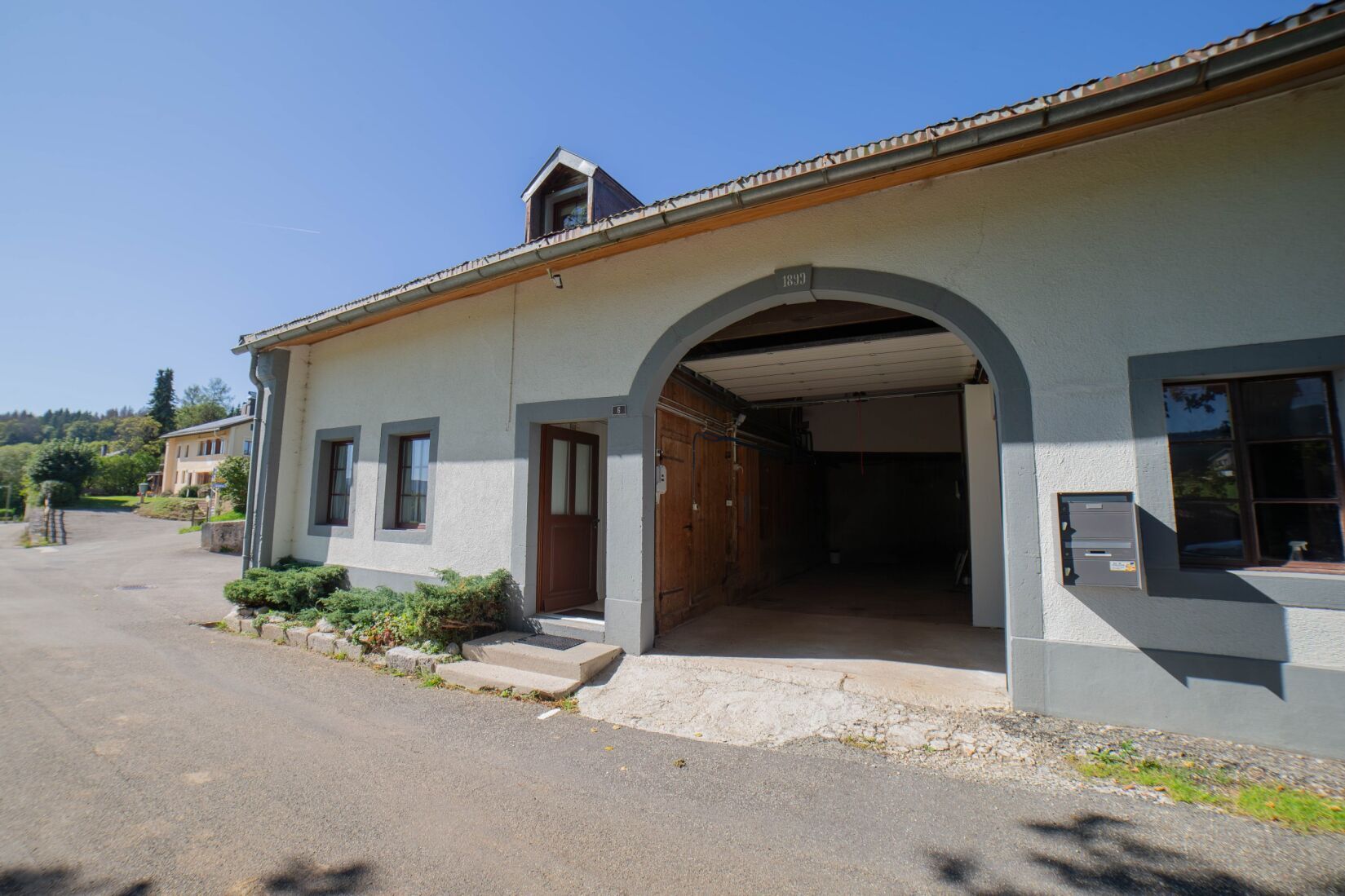 Le petit Charmant - façade 2