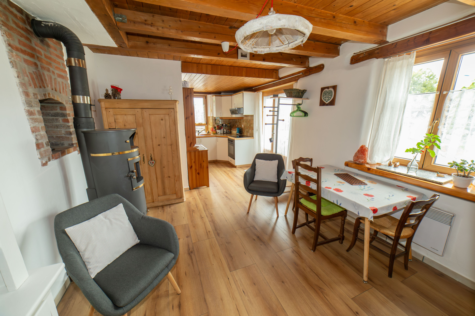 Les Fûves - séjour et cuisine