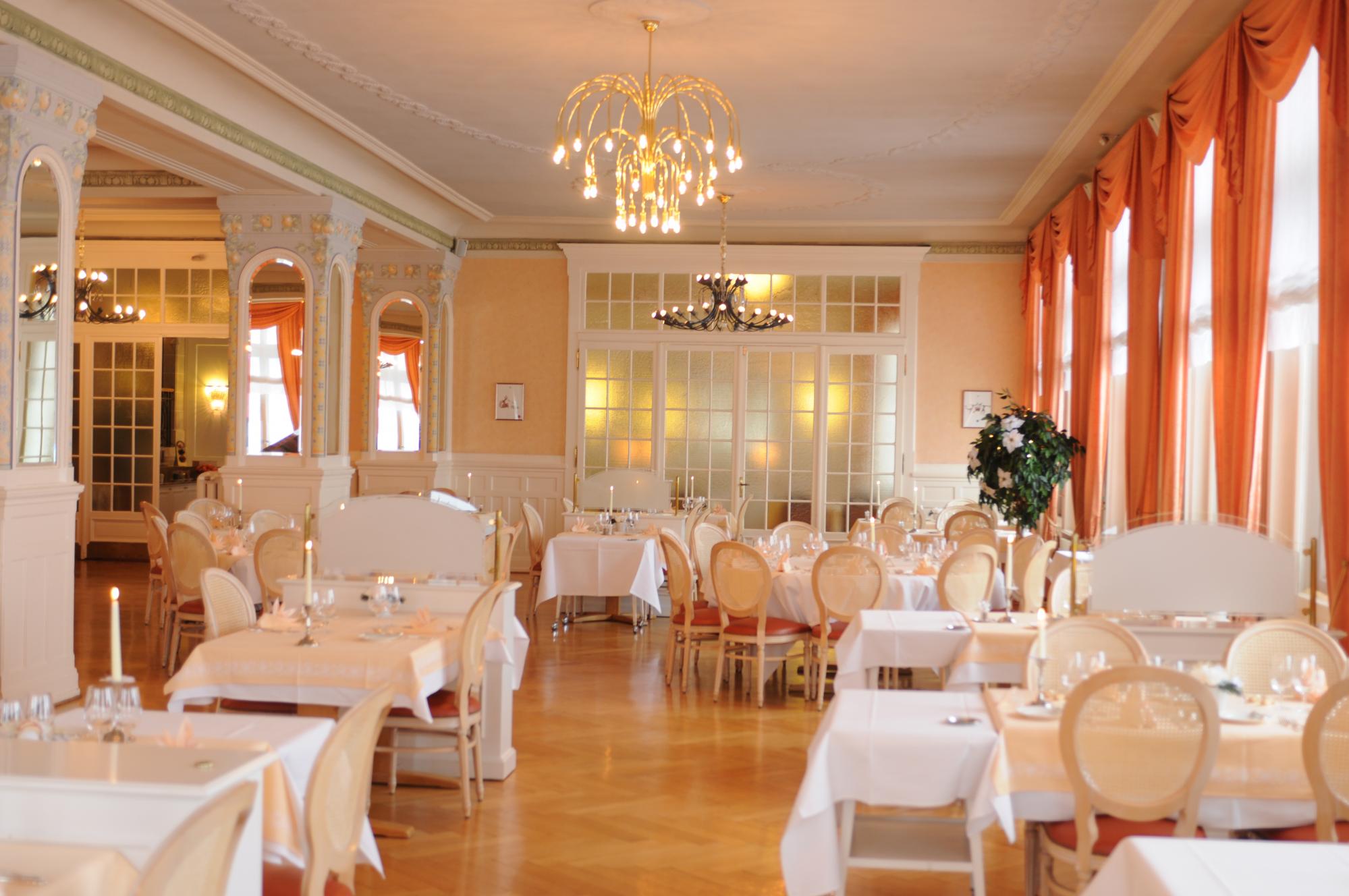 YlBR SteCroix Grand Hotel des Rasses salle + à manger