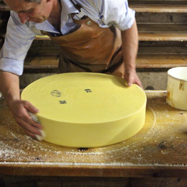 Lioson d'en Bas cheese making - Les Mosses