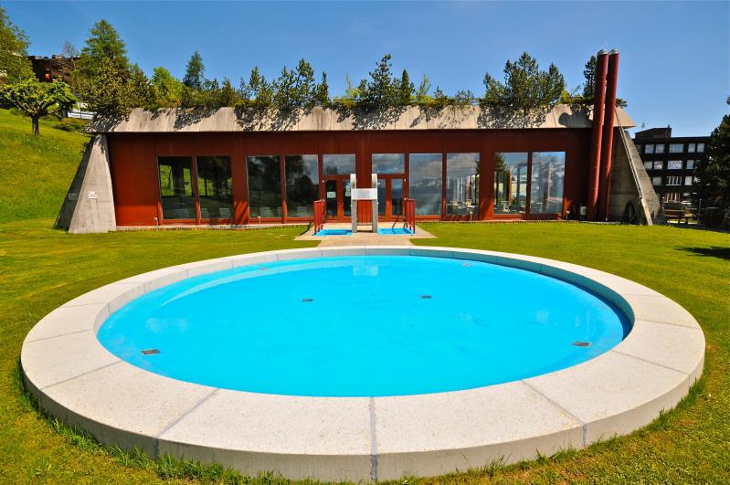 Swimming pool / paddling pool - summer - Leysin