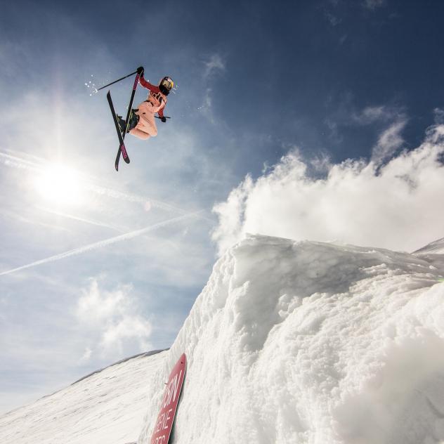 Opel Freeski Tour und Freestyle-Ski- und Snowboard-Schnupperkurse