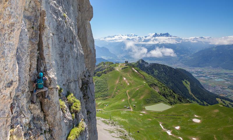 Via Ferrata de la Tour d’Aï vu sur la Berneuse - été - Leysin - Vincent Bailly - www.bailly-photo.ch