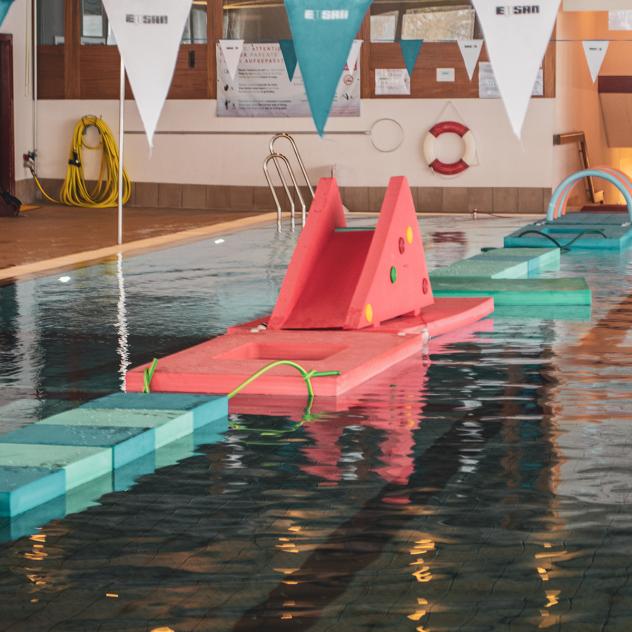 Aqualudic obstacle course