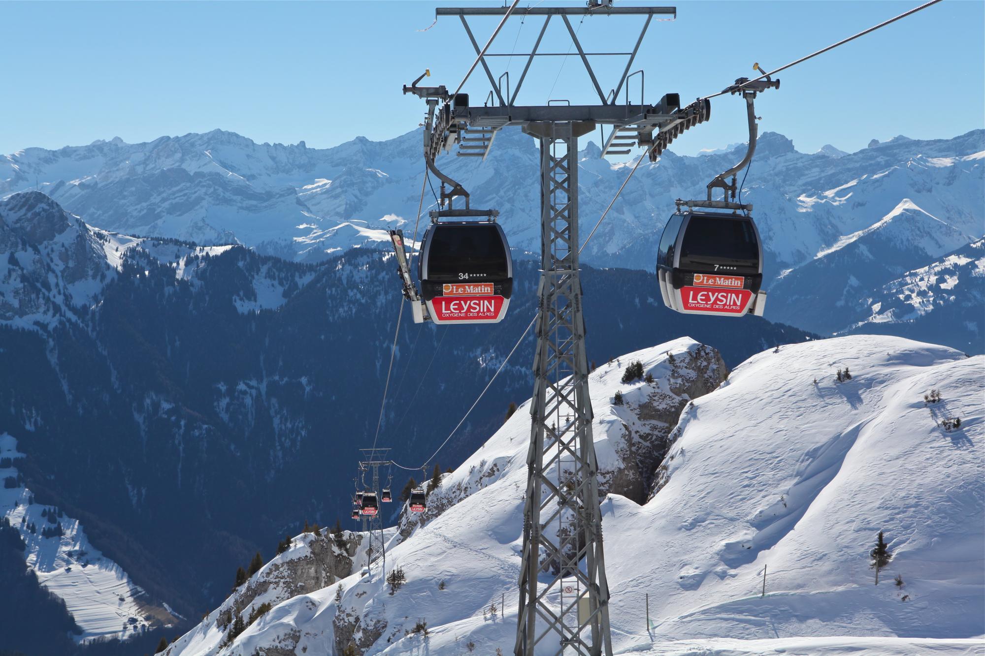 Gondola lifts - winter - Leysin