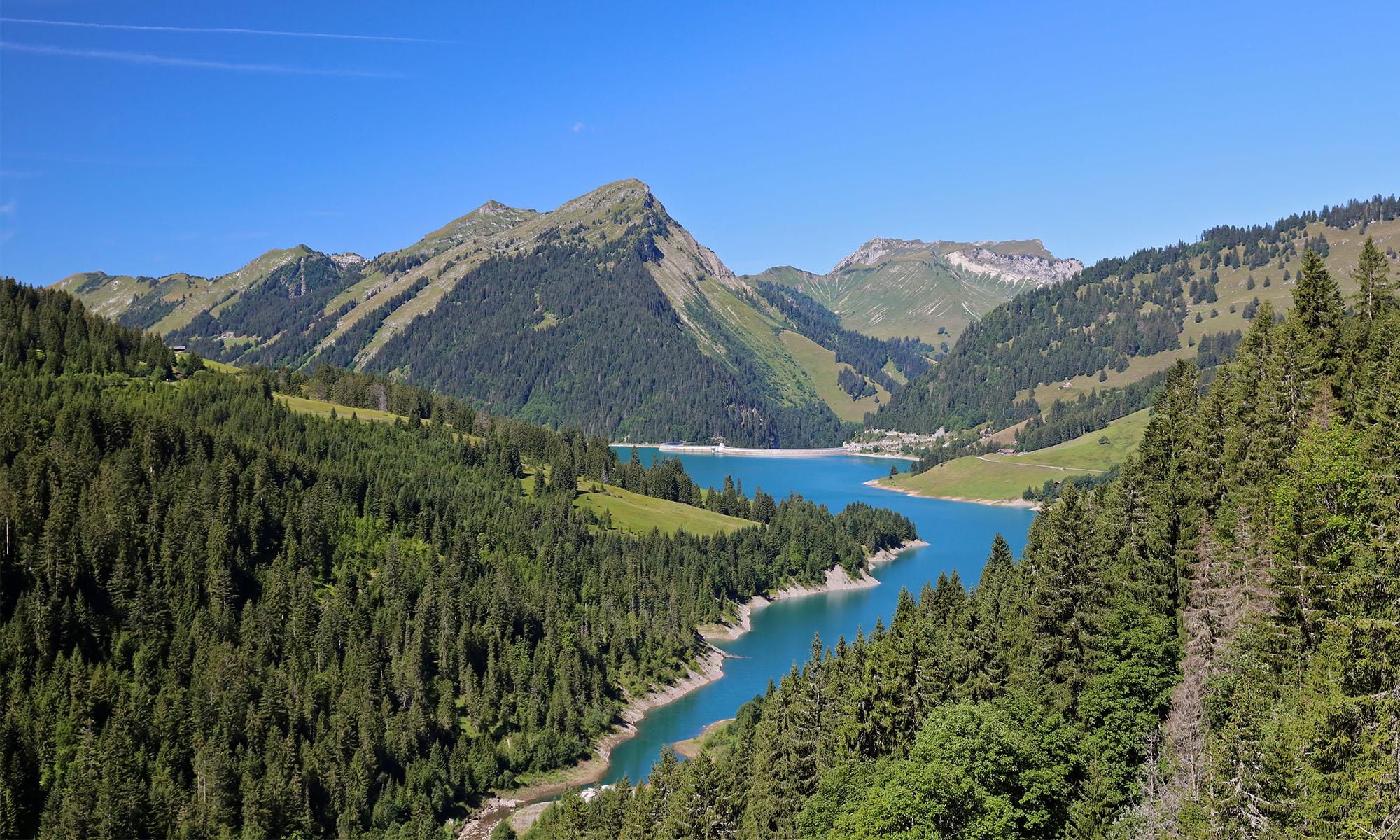 Summits and viewpoints at the Col des Mosses