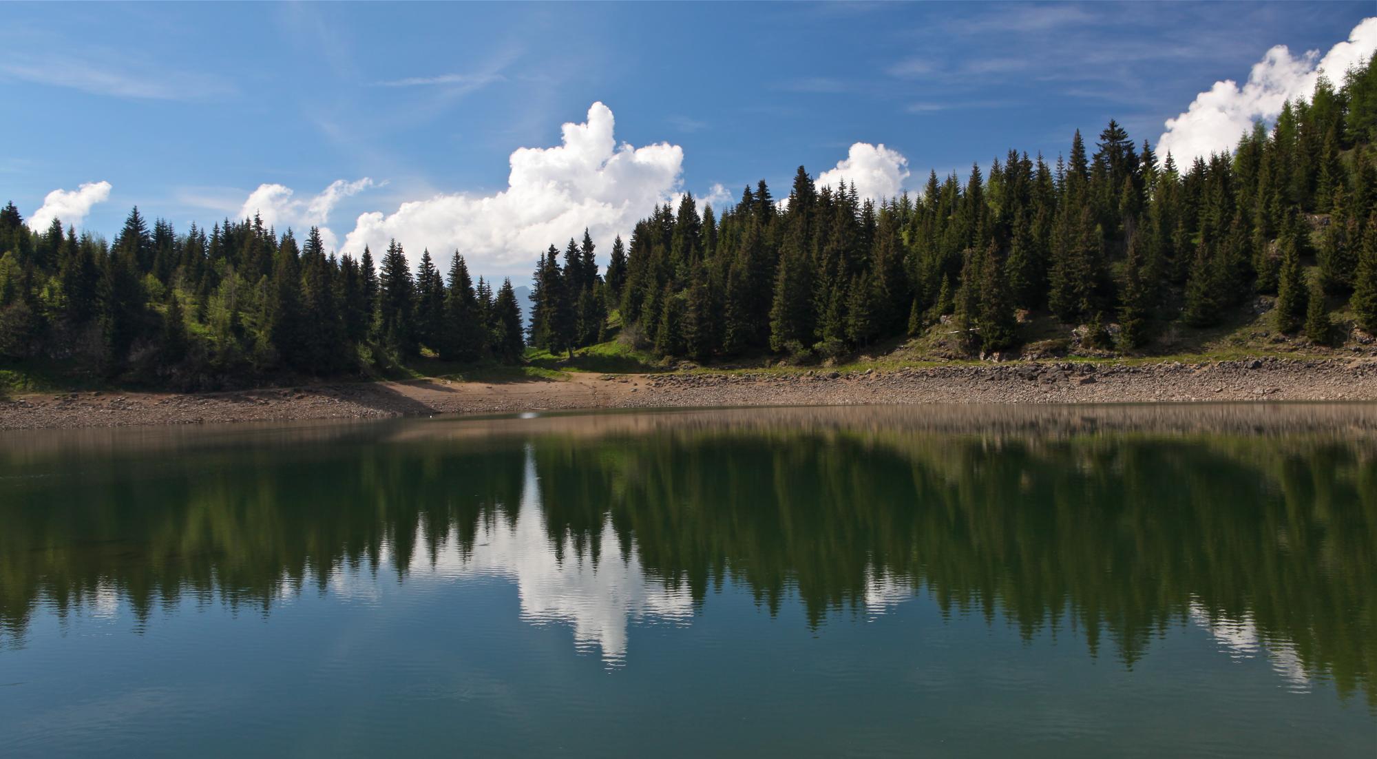Lac des Chavonnes - summer - Les Diablerets
