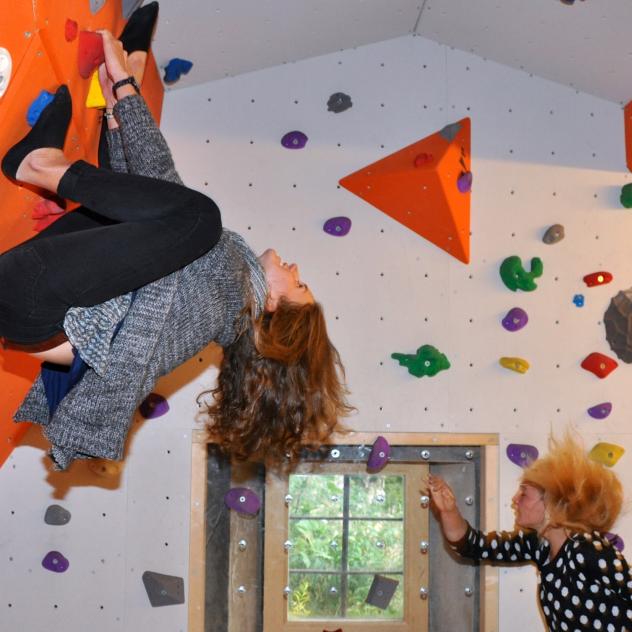 Indoor boulder climbing - La Forclaz