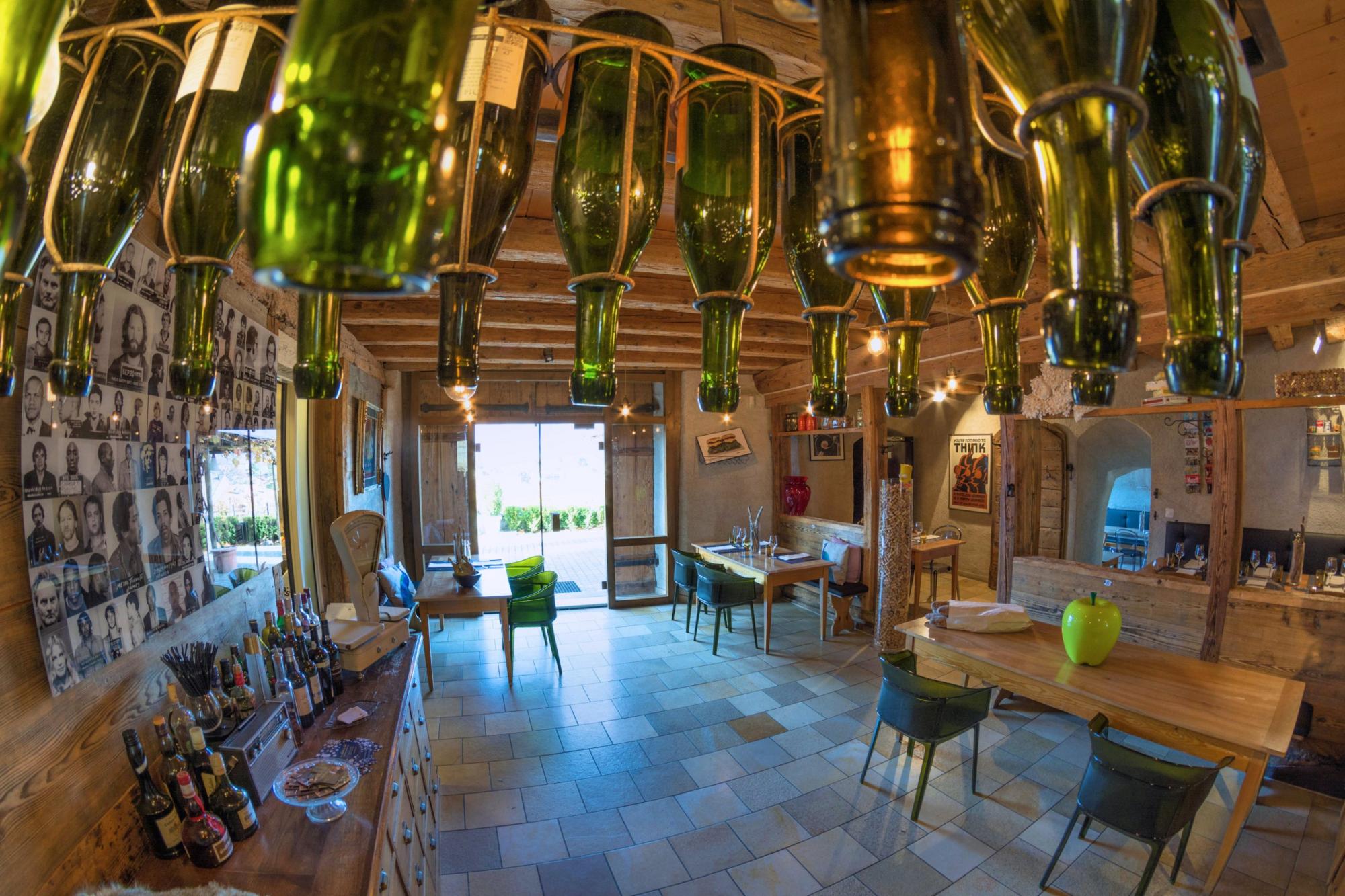Restaurant la Pinte du Paradis indoor - Aigle