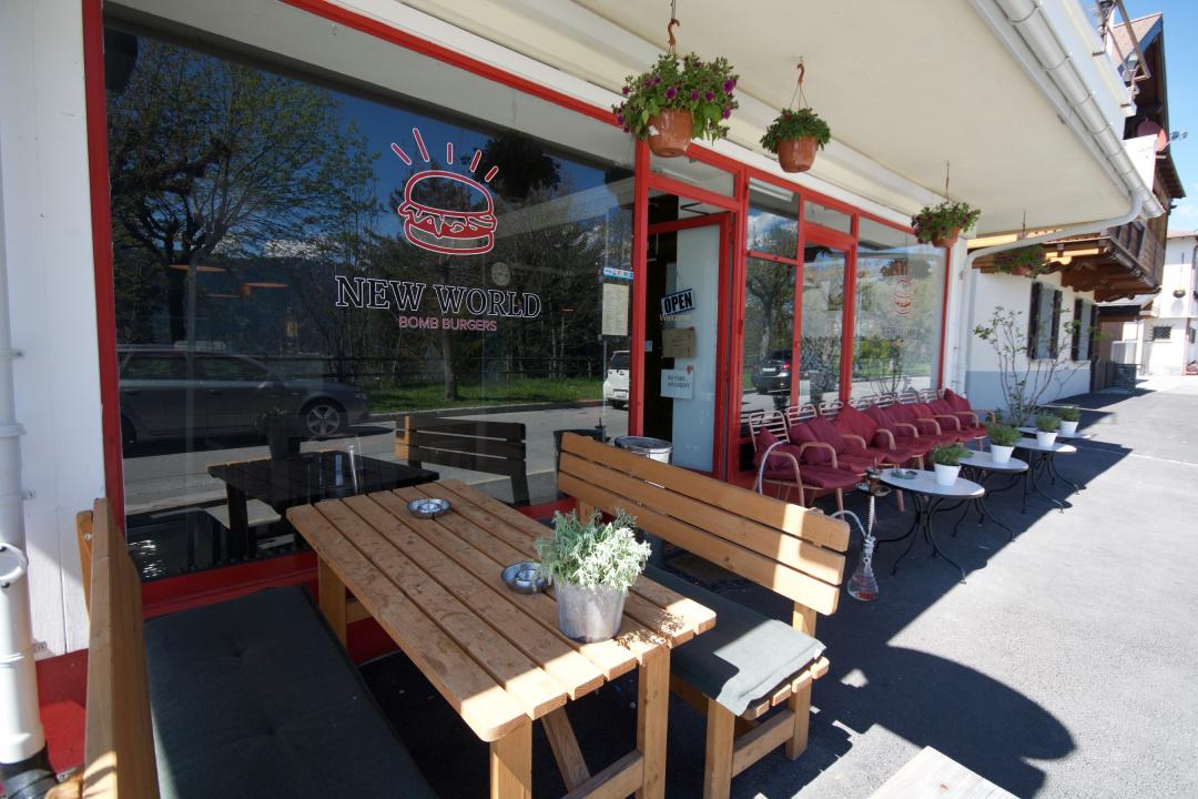 Restaurant le New World - summer - Leysin