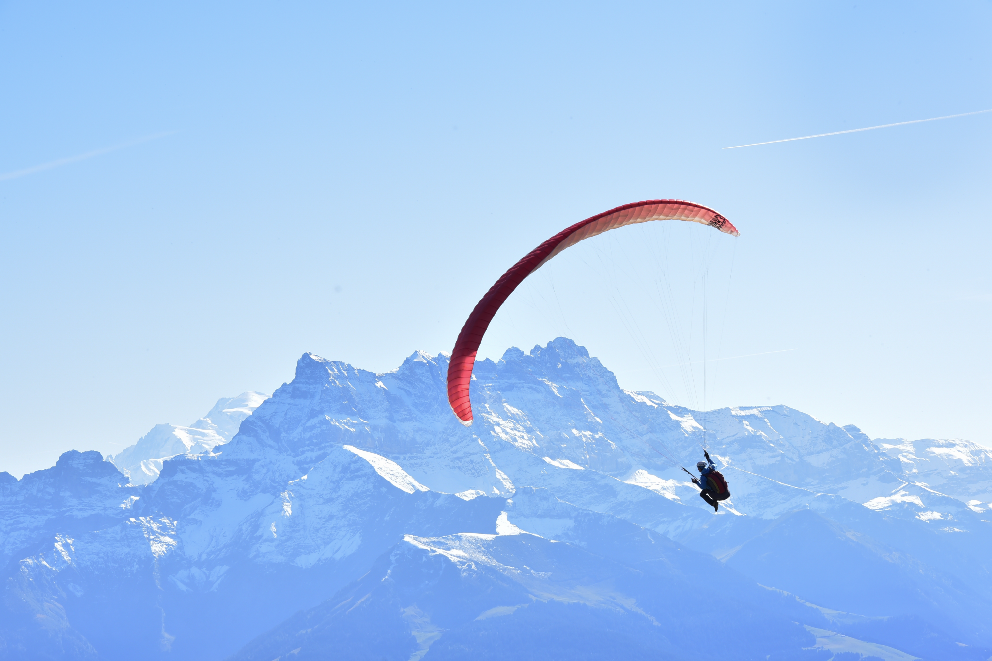 Paragliding in Leysin