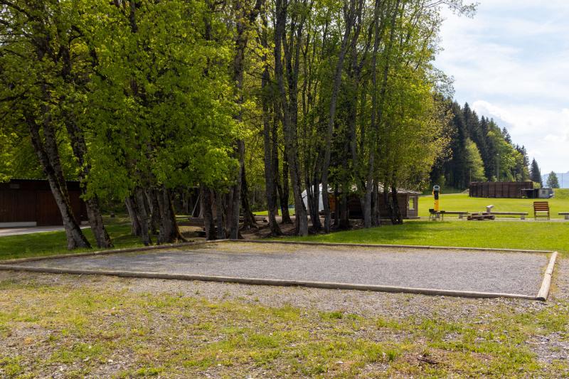 Place des feuilles - Leysin - terrain de pétanque - été