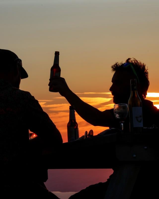 Kuklos Sunset party summer 2025 - beer - toast