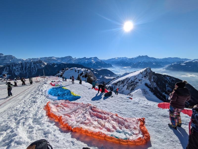 Thalia Parapente - Zone de décollage - hiver - Leysin