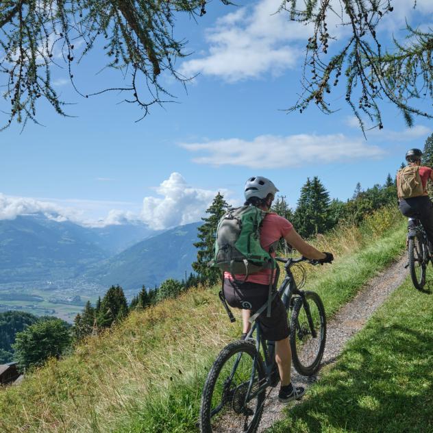Vélyos: guided e-Bike tour of the Ailyos works of art