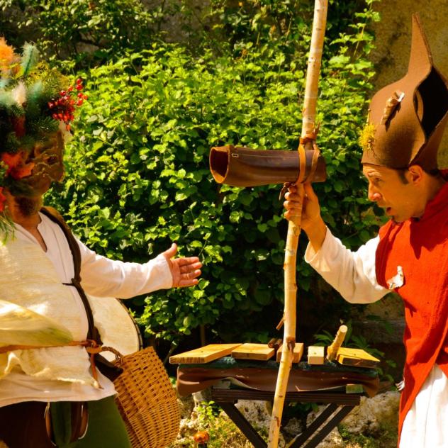Flea market - Entertainment: Compagnie du Petit Grimoire