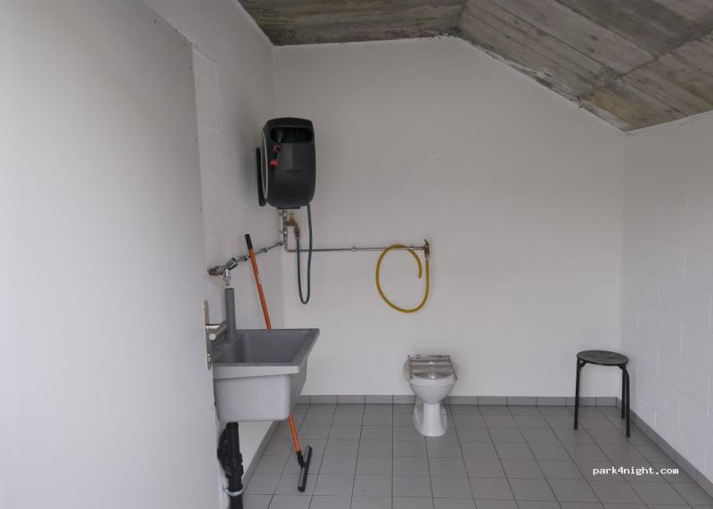 Aire de vidange pour camping-car les Mosses - intérieur