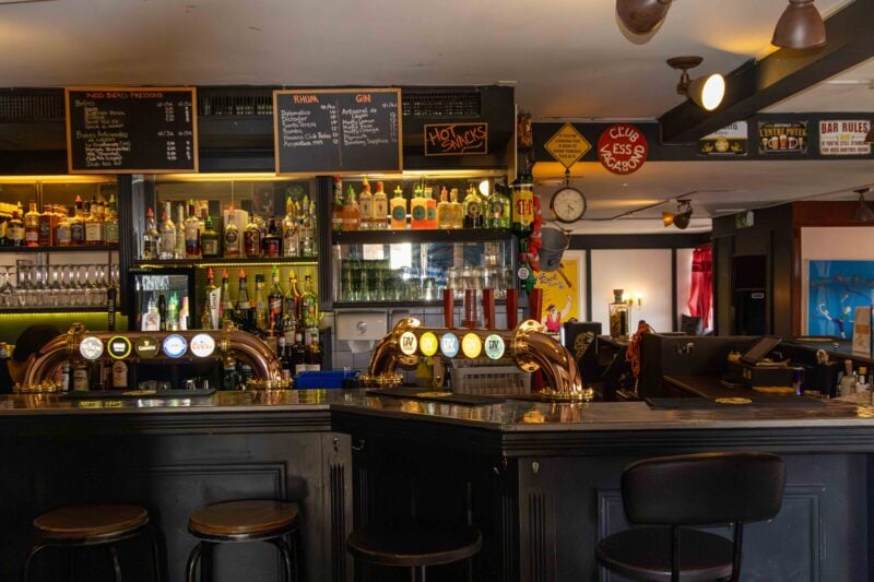 L'Embuscade – Bar und Getränke – Leysin 2025