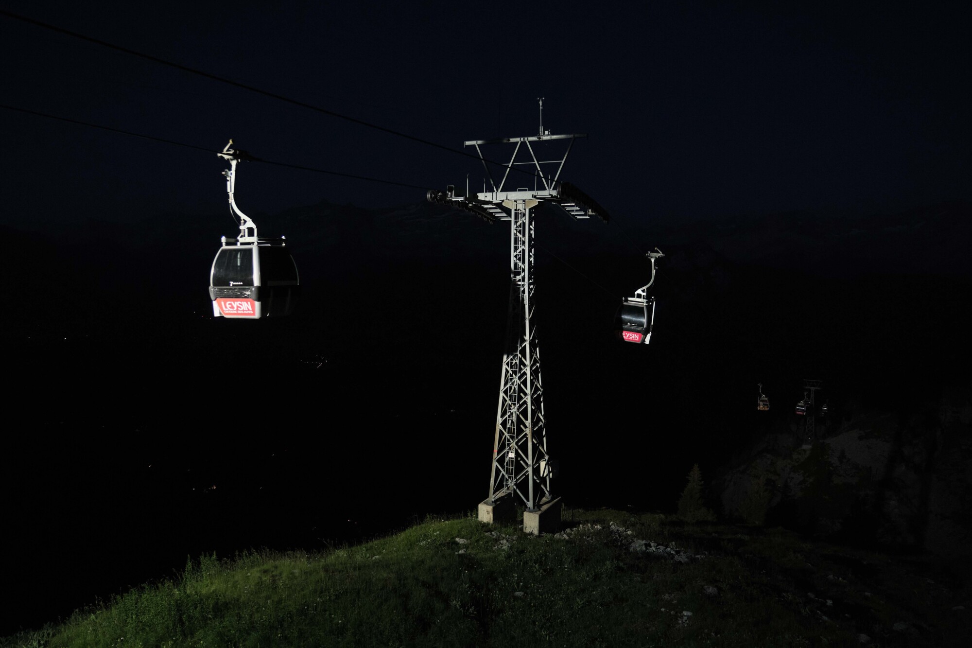 Secret of the Hamlet of Aï - night-time gondola lift - summer