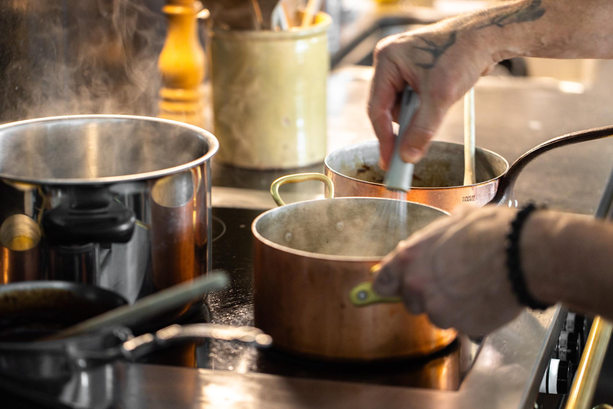 MARNAND-Gregory cuisine casseroles sur TIBA