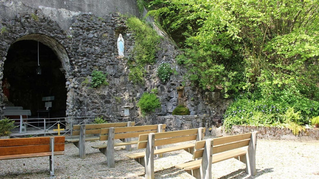 Rue_c-romont-112712-grotte-notre-dame-de-lourdes-rue_3000.jpg