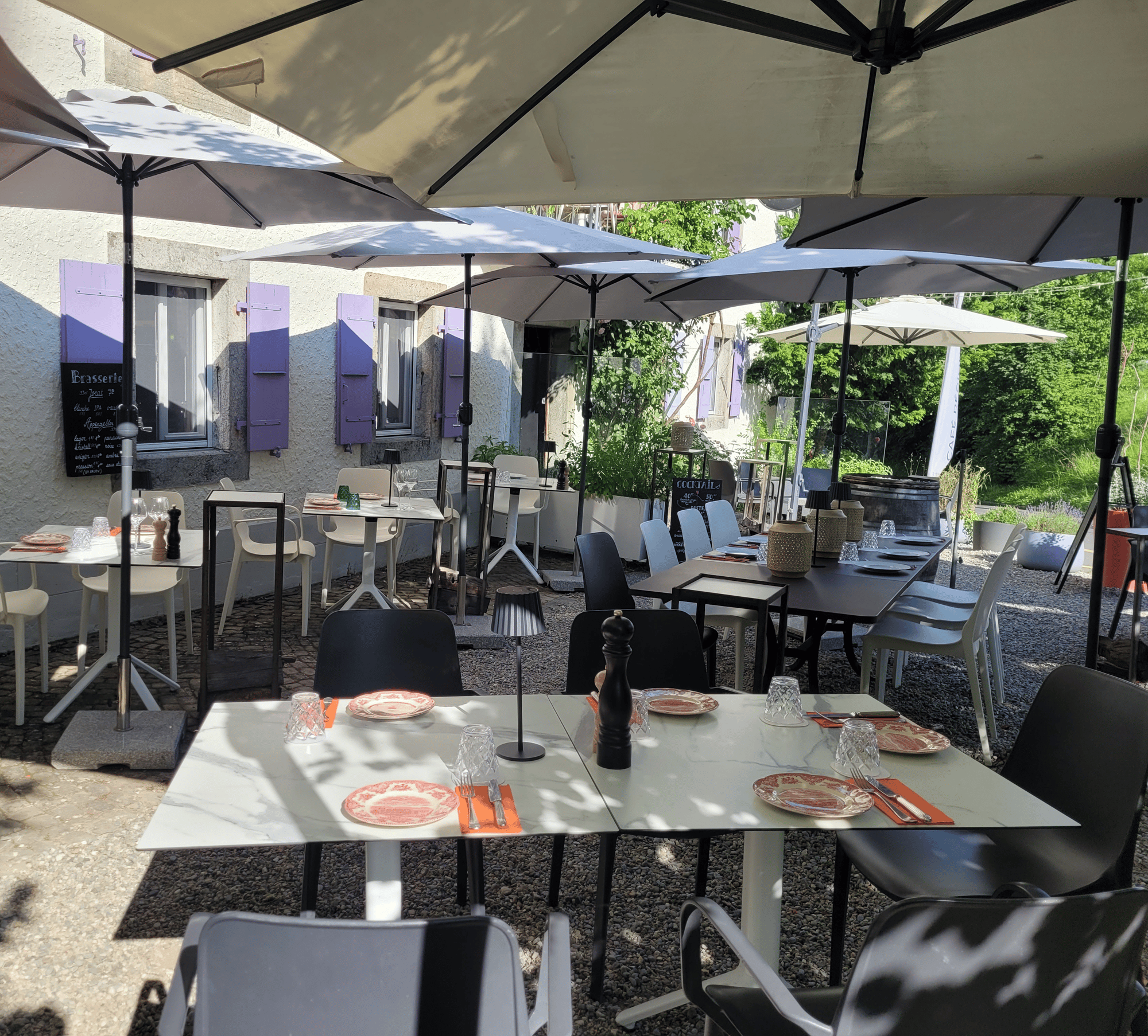 Ropraz_La Poste_restaurant_terrasse02_c-La Poste Ropraz.jpg