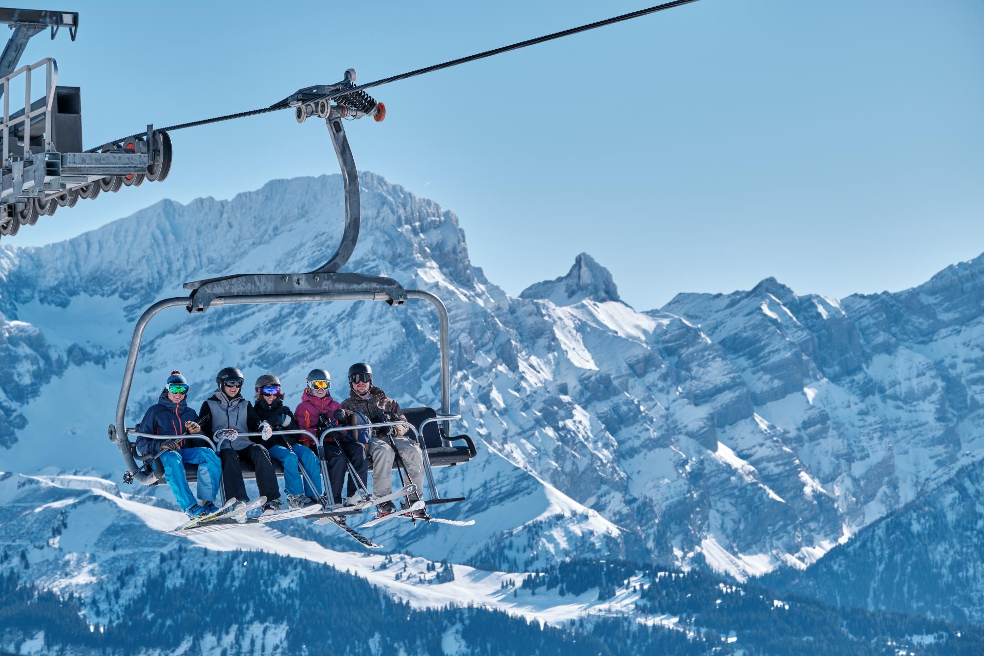 Bereit für Sonne und Schnee auf der Piste!