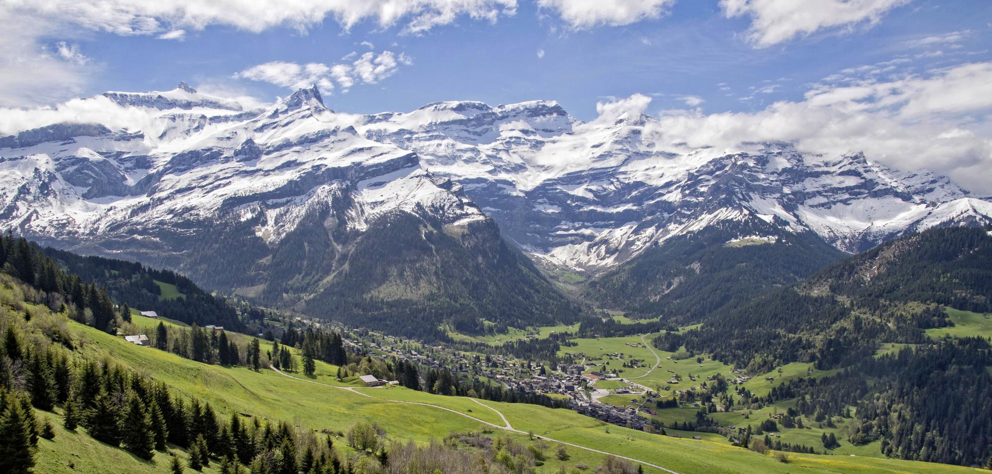 Massif des Diablerets au printemps