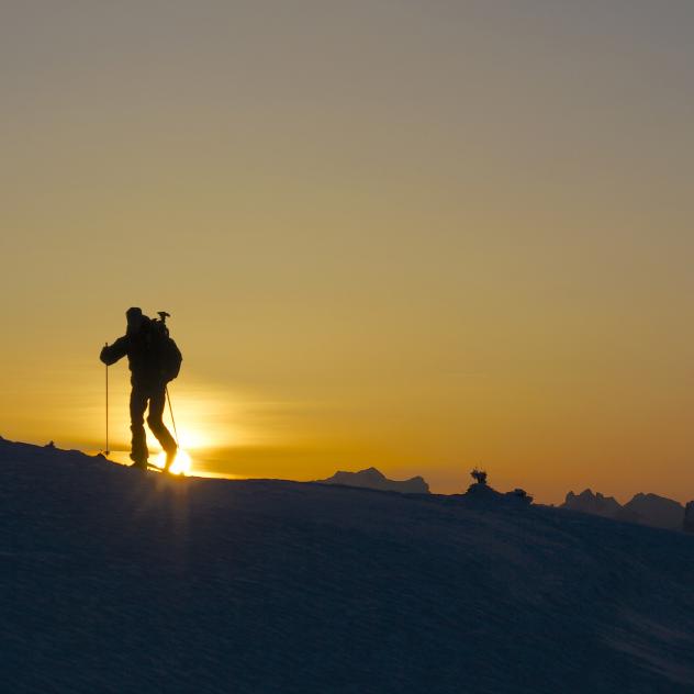 Night ski touring tuesdays in Villars