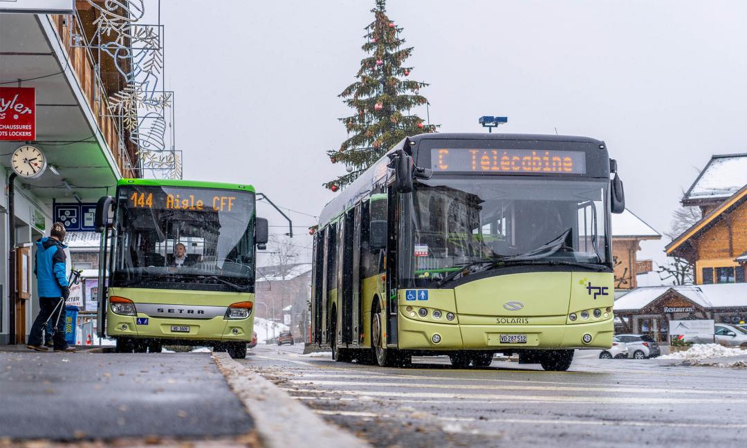 Winter shuttle bus in Villars
