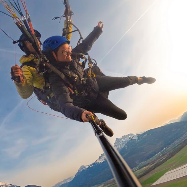 Discovery paragliding flight in Villars with Chabl'évasion