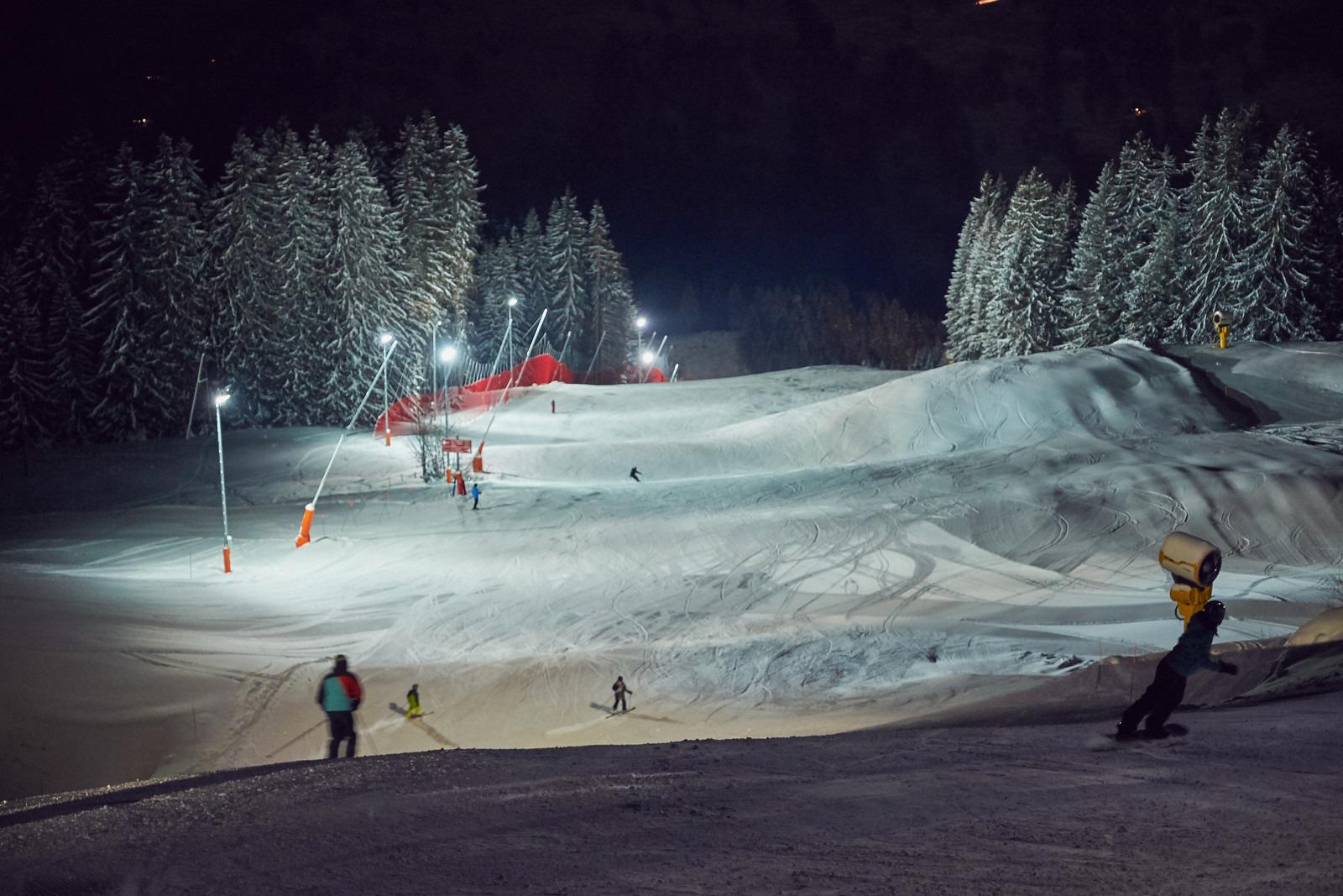 Ski nocturne sur la piste Willy Favre aux Diablerets