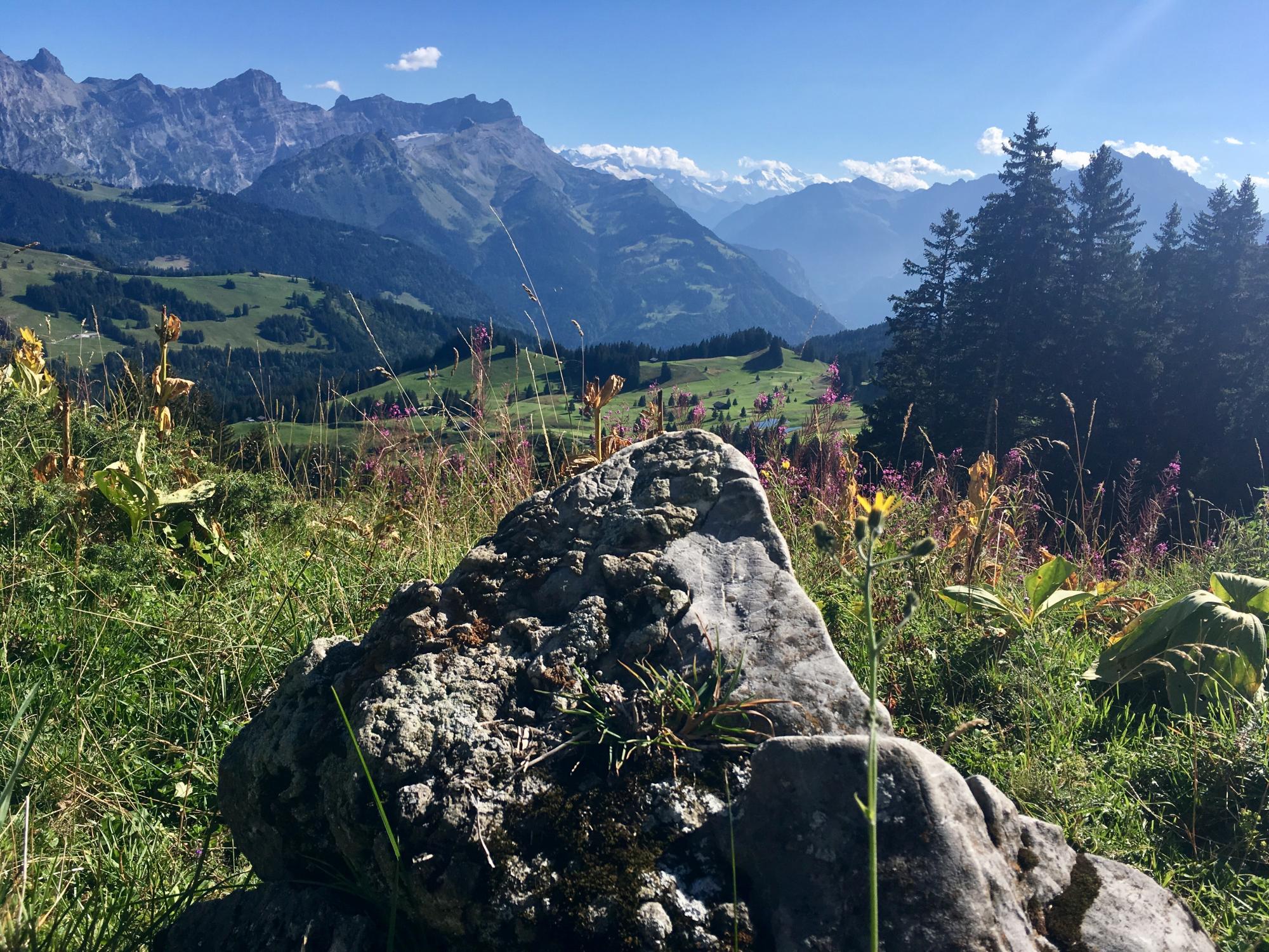 From Bretaye to Col de la Croix