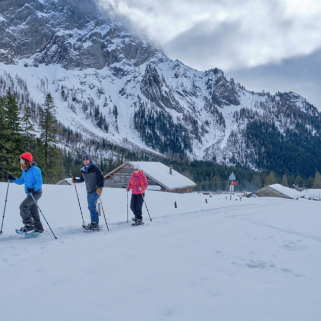 Fondue and snowshoes at the Refuge de Solalex