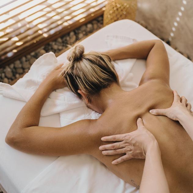 Relaxing massages at the Bains de Villars with Spa by Garance