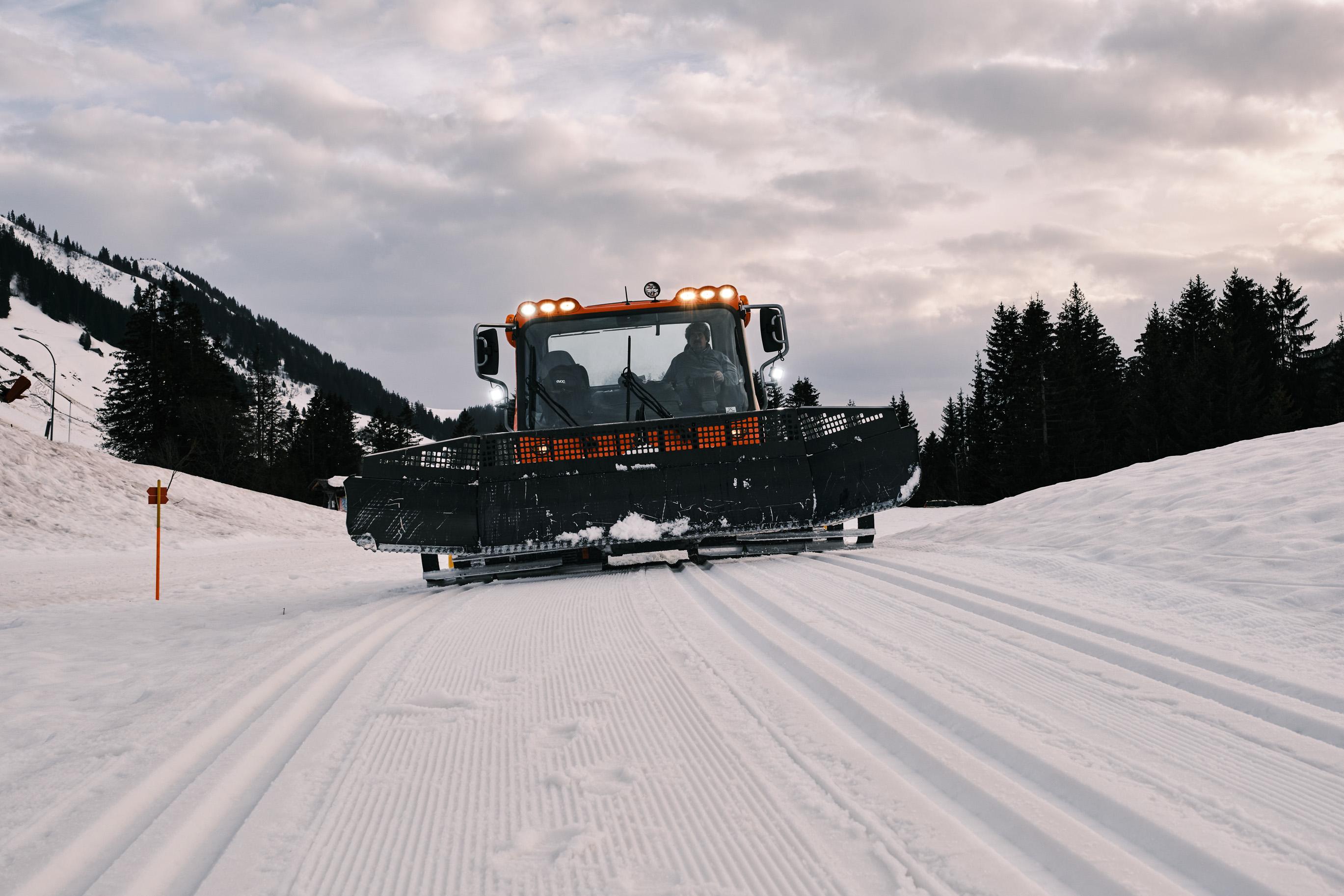 Dameur de pistes de ski de fond