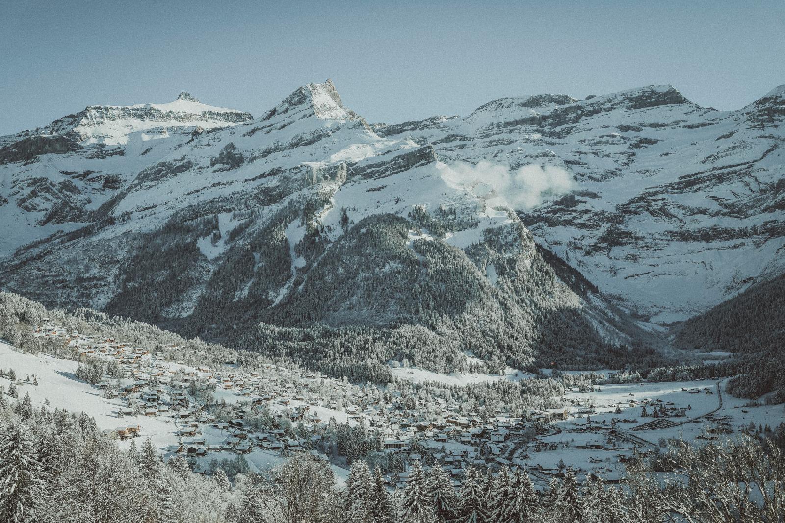 Snow-covered landscapes in the village of Les Diablerets