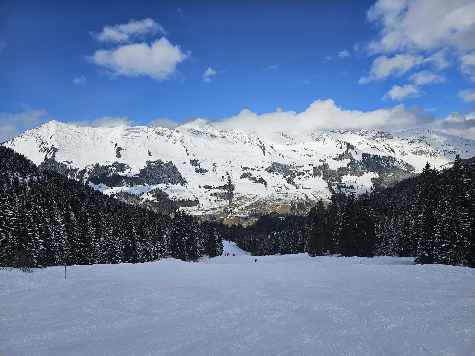 The last ski descent to Les Diablerets is magical