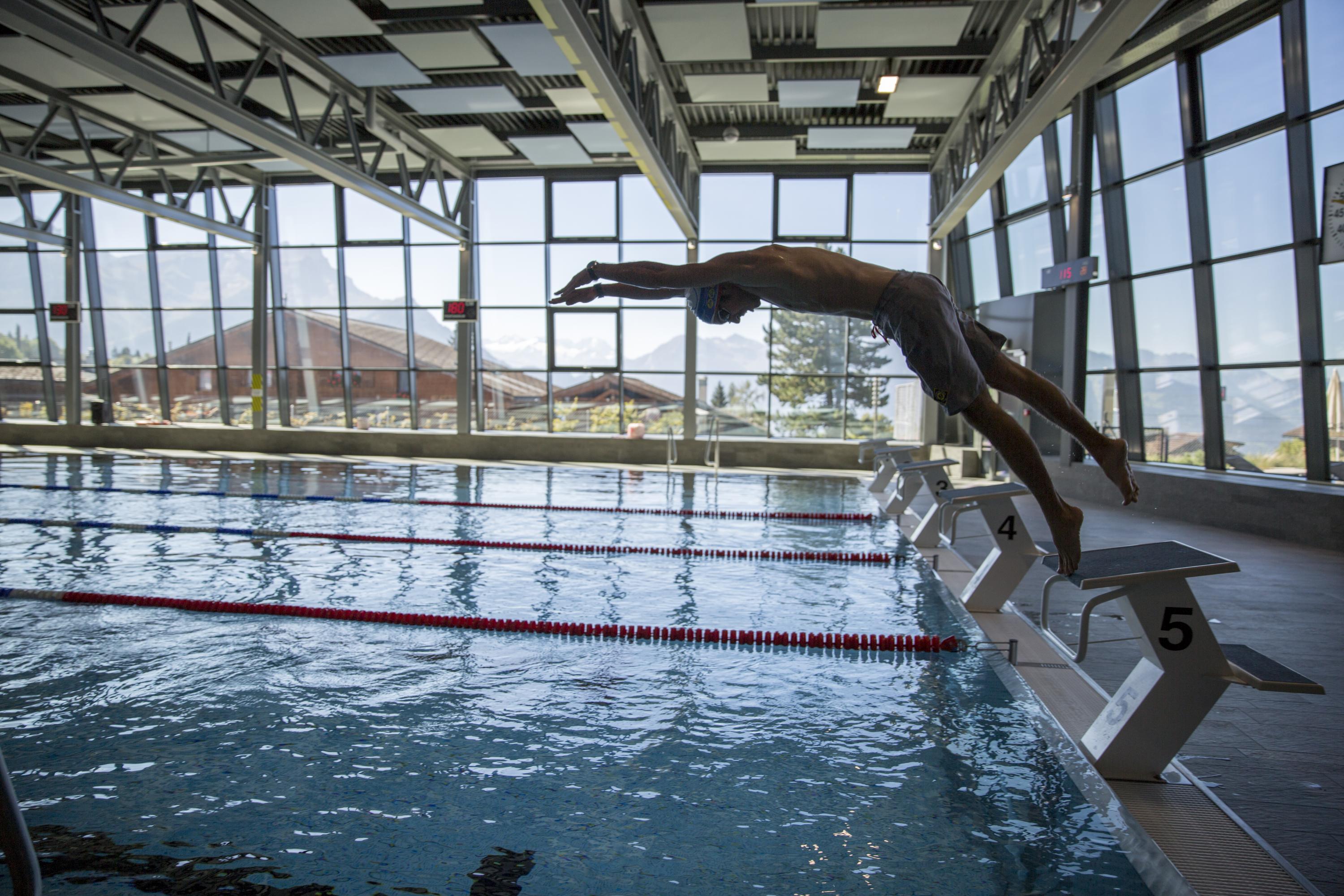 Enseignants de natation à la piscine de Villars