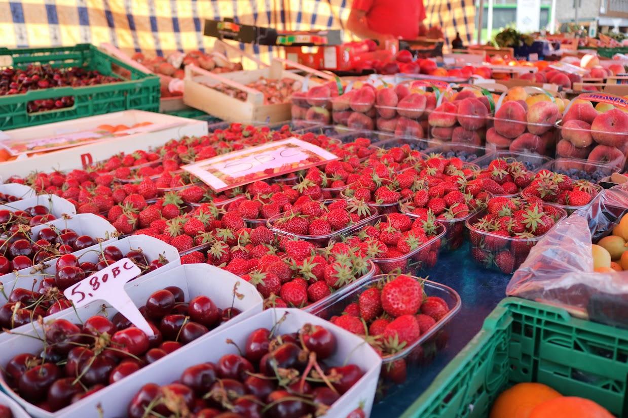 Etale de légumes lors du marché