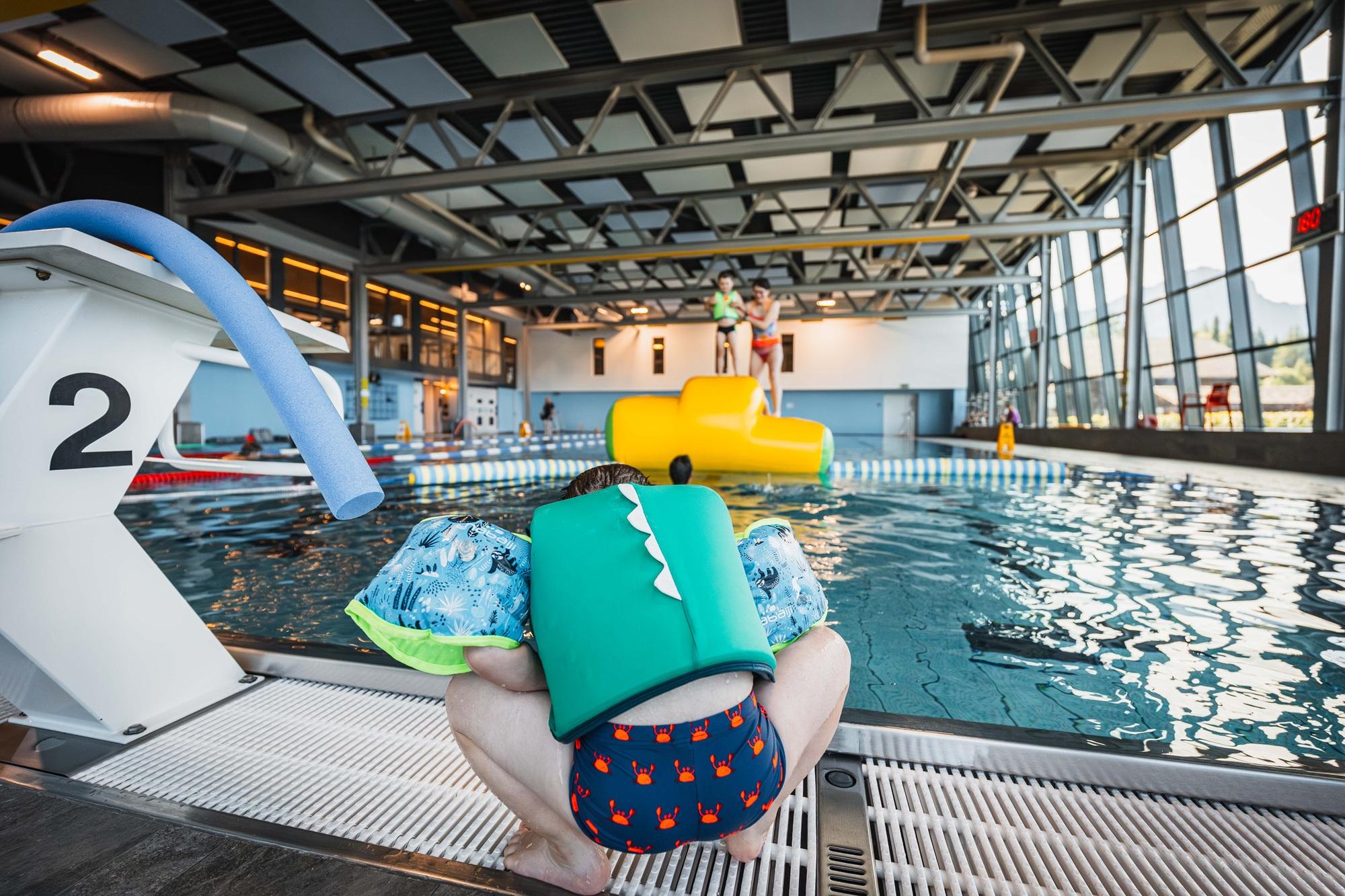 Piscine de Villars - jeux wibit - Famille