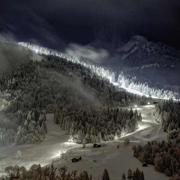 Night skiing in Les Diablerets