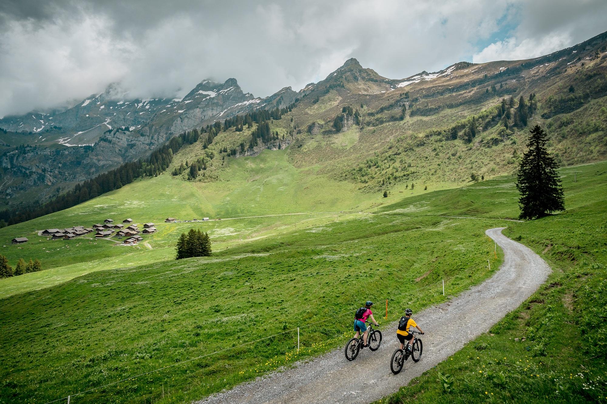 E-bike - Couple - Eté - Taveyanne