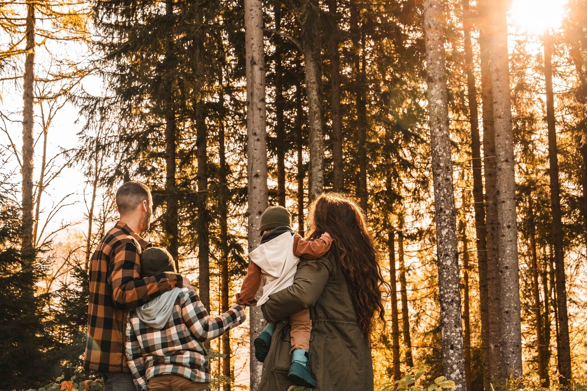 Family walk in the colours of autumn