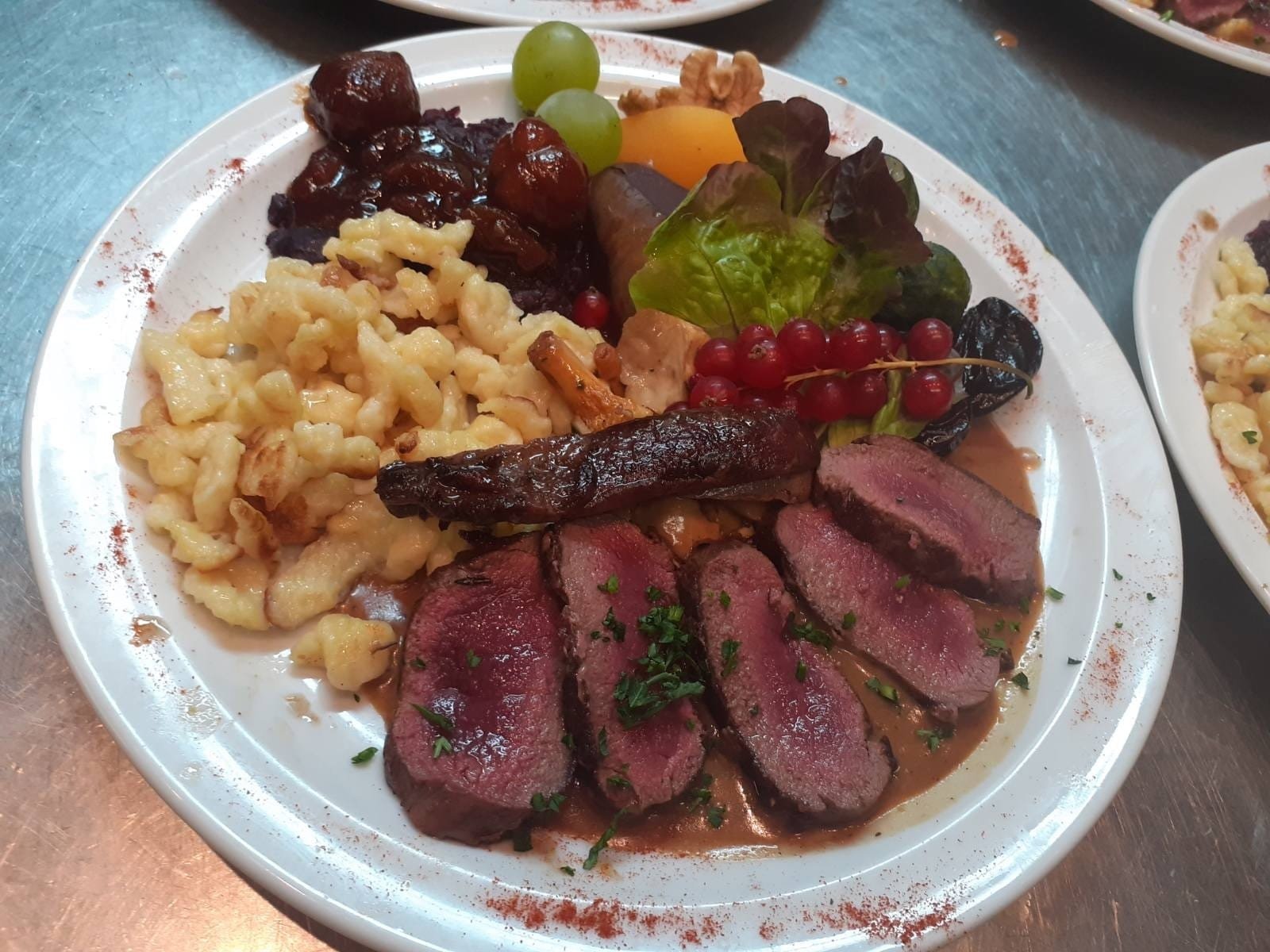 Les portions sont particulièrement généreuses au Restaurant les Lilas